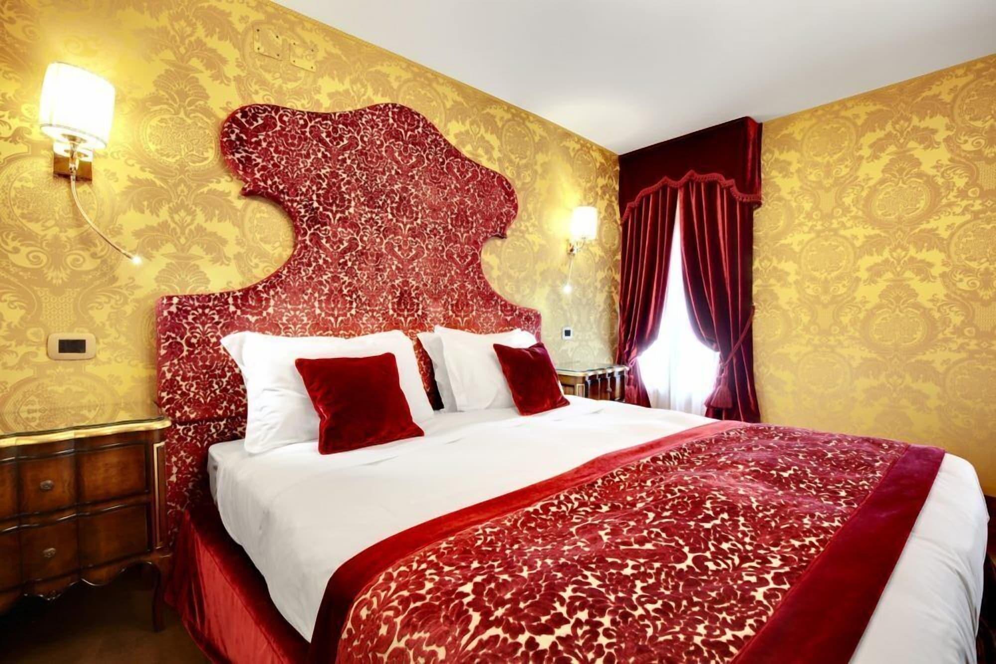 Casanova Hotel 4*