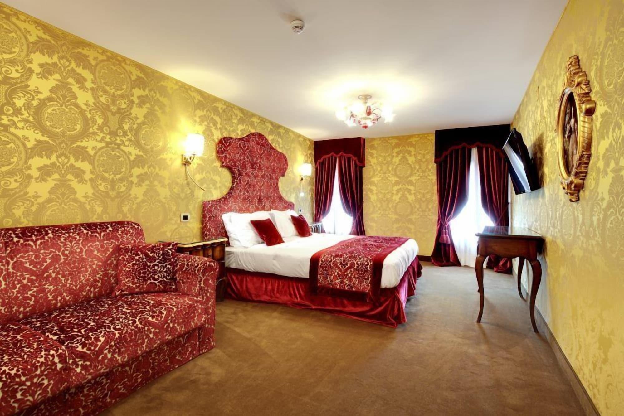 Casanova Hotel 4*