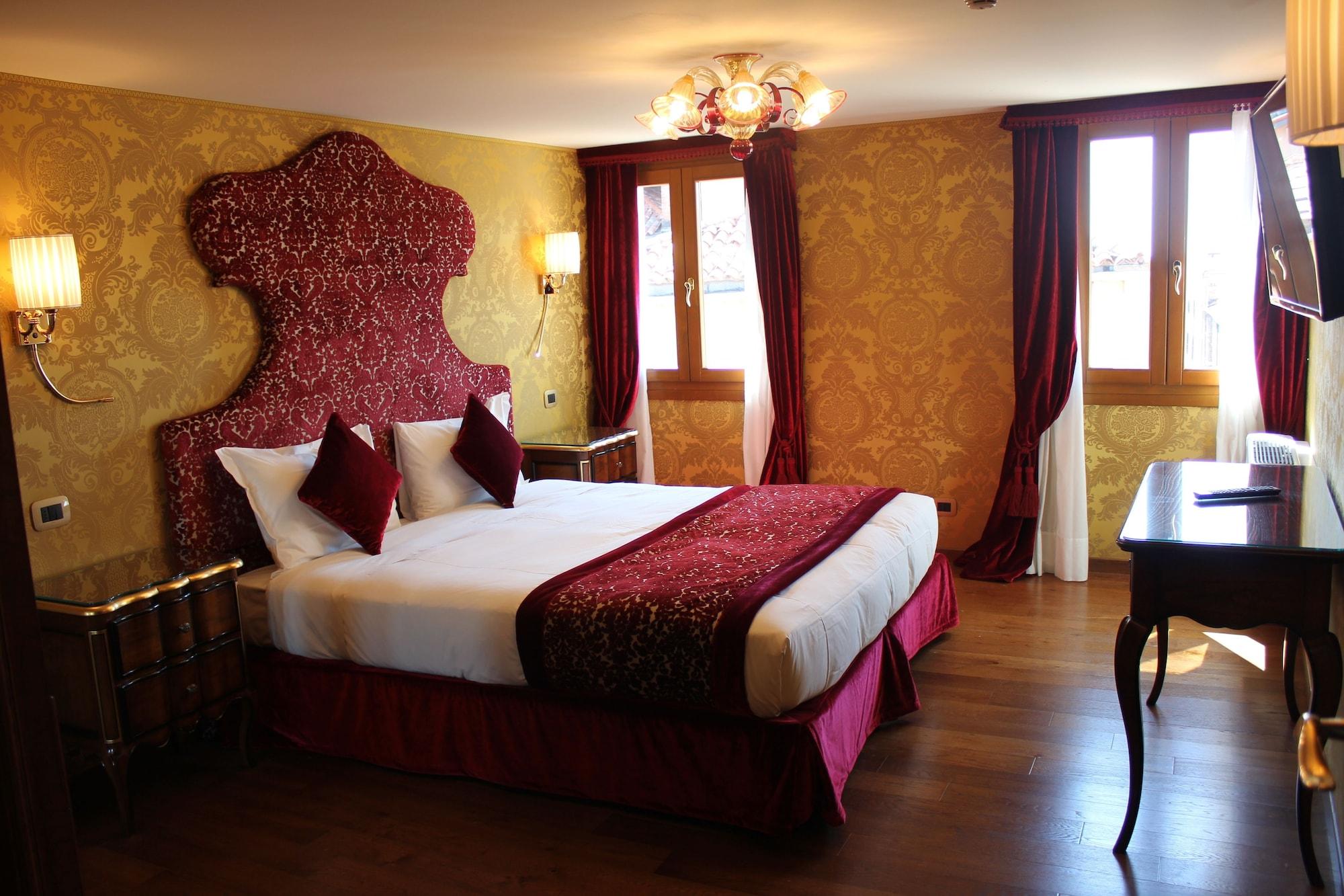 Casanova Hotel 4*