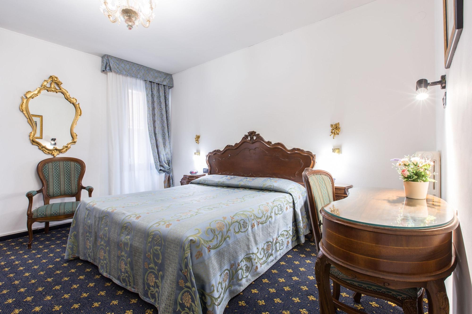 Ambassador Tre Rose Hotel 3*