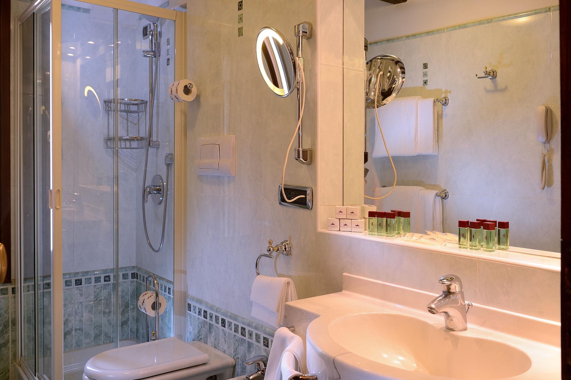 Ambassador Tre Rose Hotel Venice