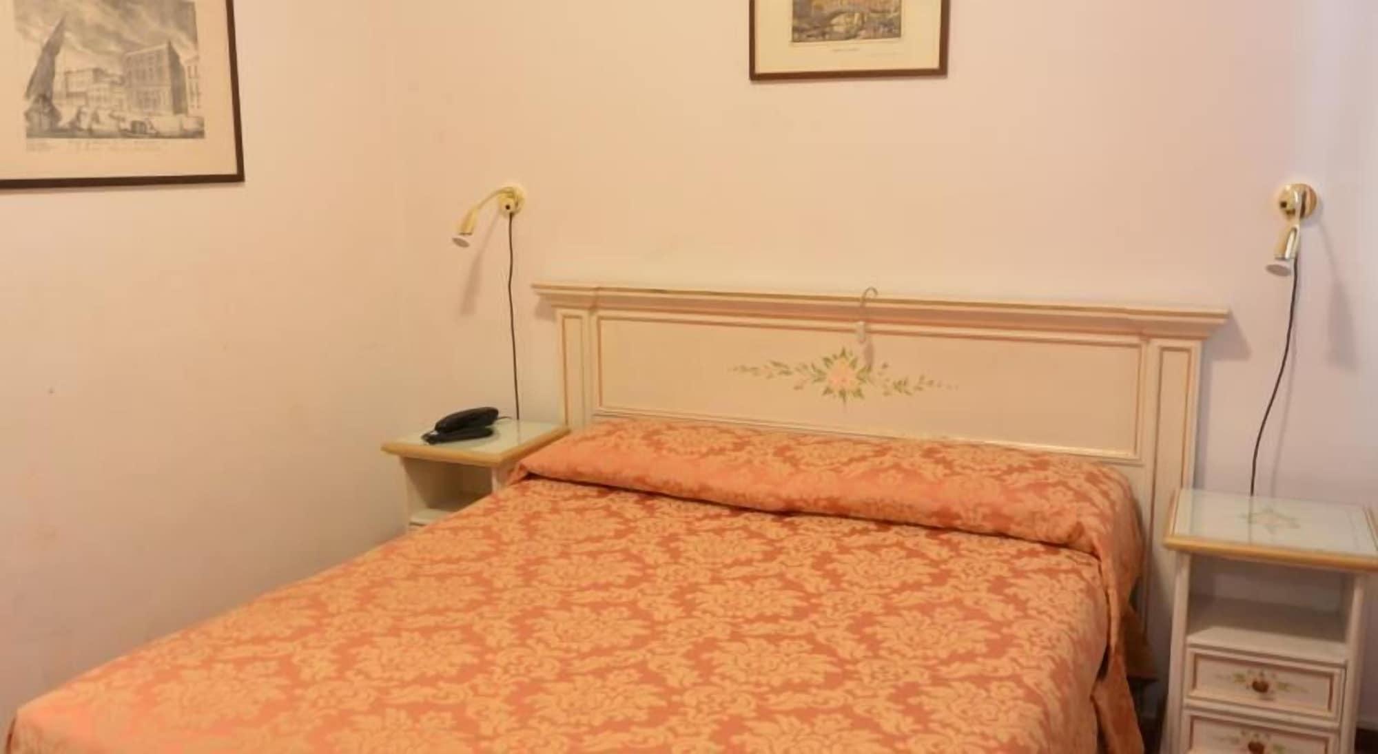 Hotel Ambassador Tre Rose 3*