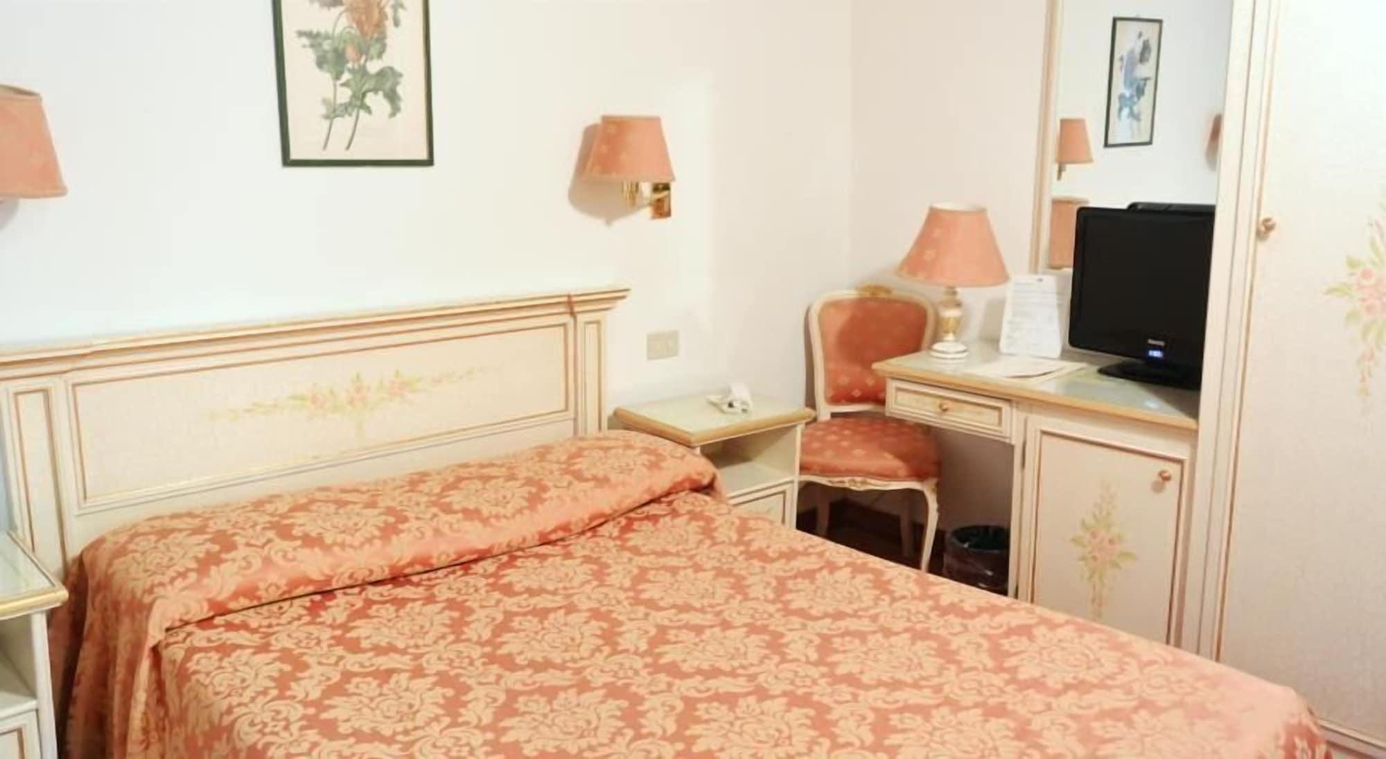 Ambassador Tre Rose Hotel Venice