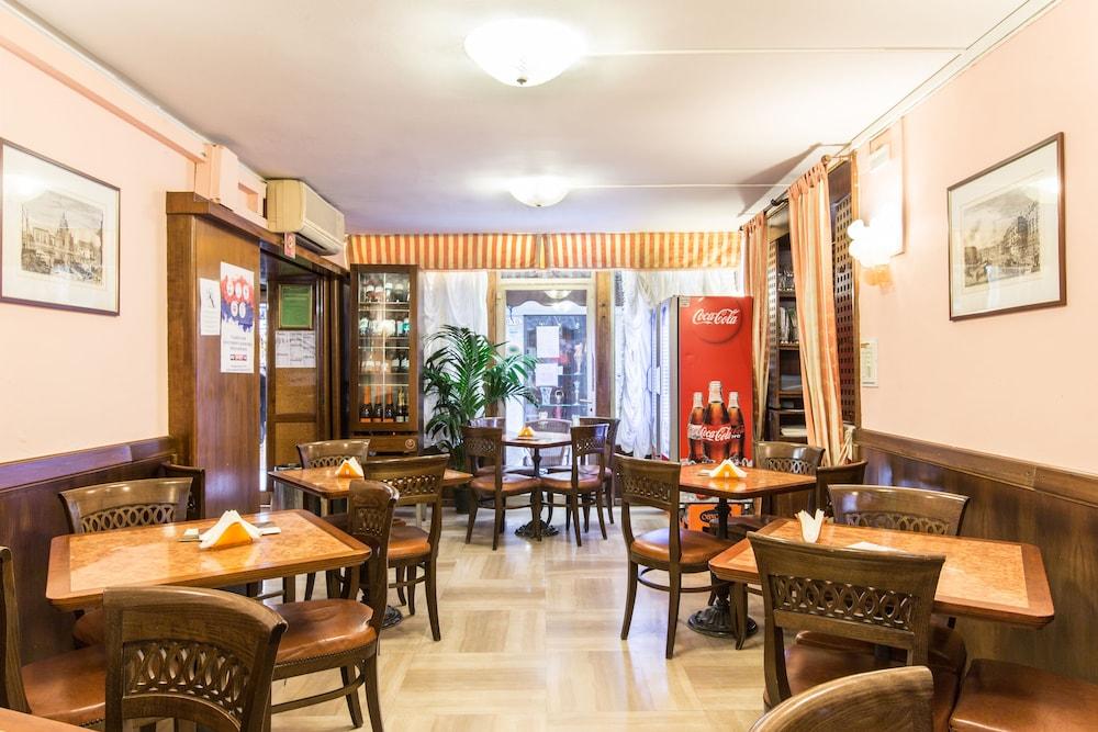 Ambassador Tre Rose Hotel 3*
