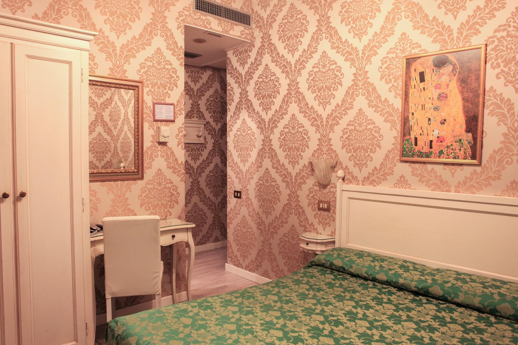 Hotel Bridge 3*