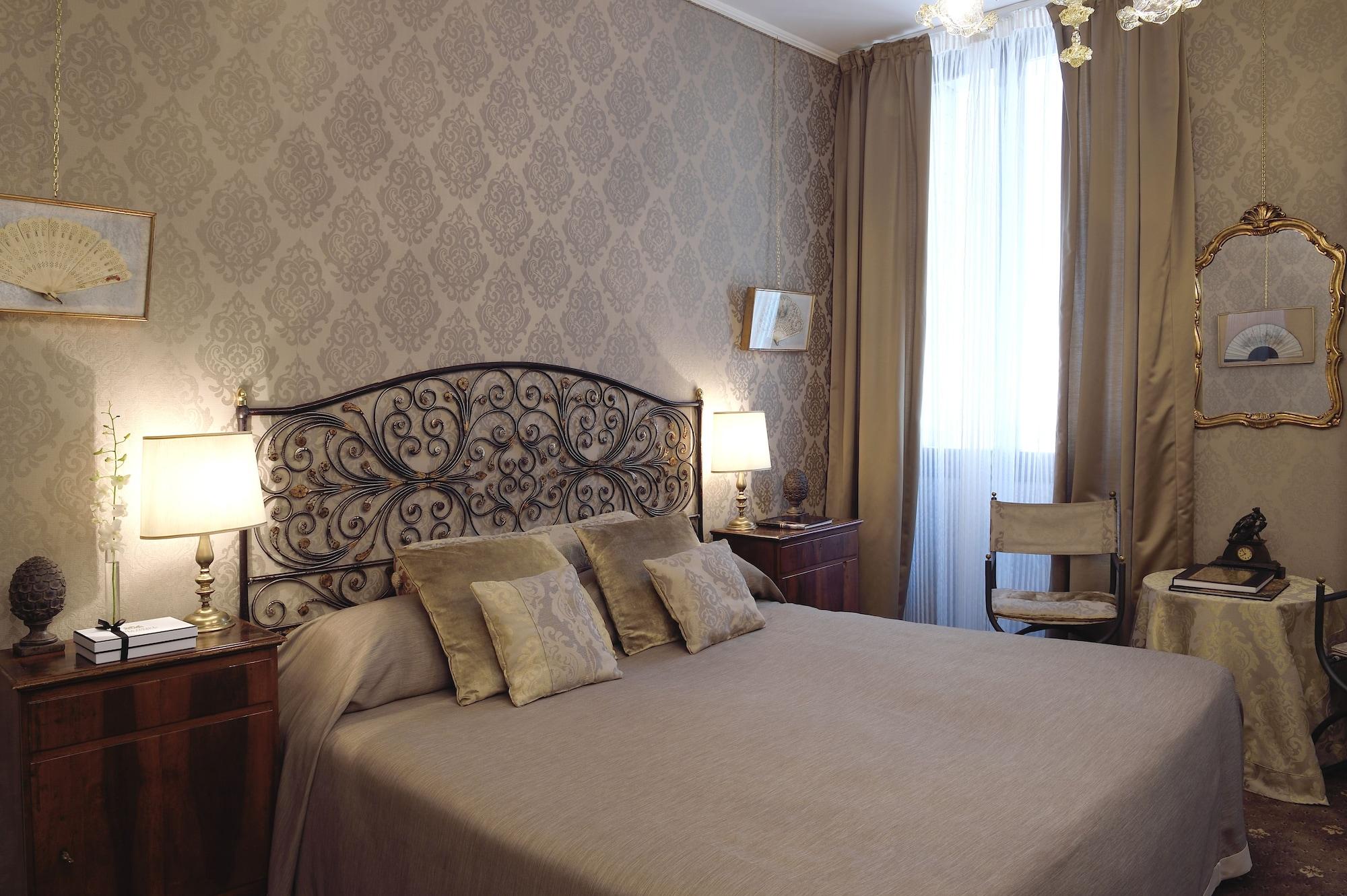 Metropole Hotel