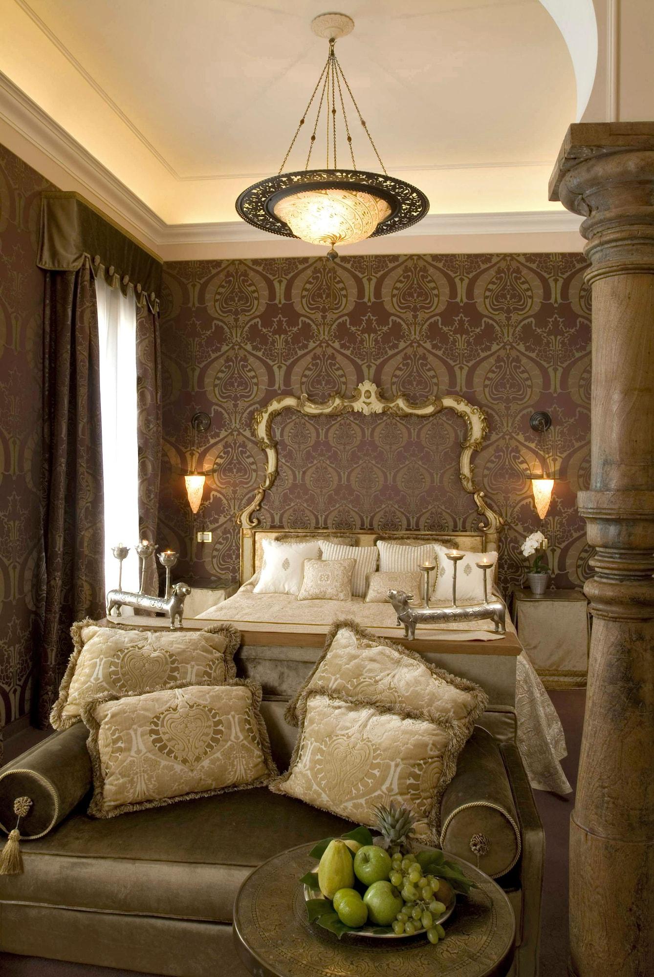 Metropole Hotel