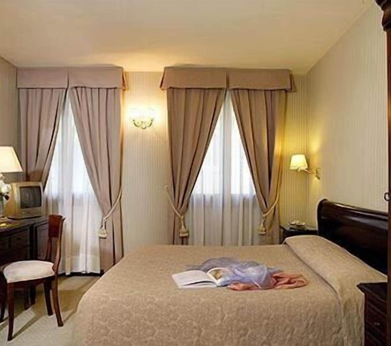 Bed & Breakfast Residenza Goldoni 3*