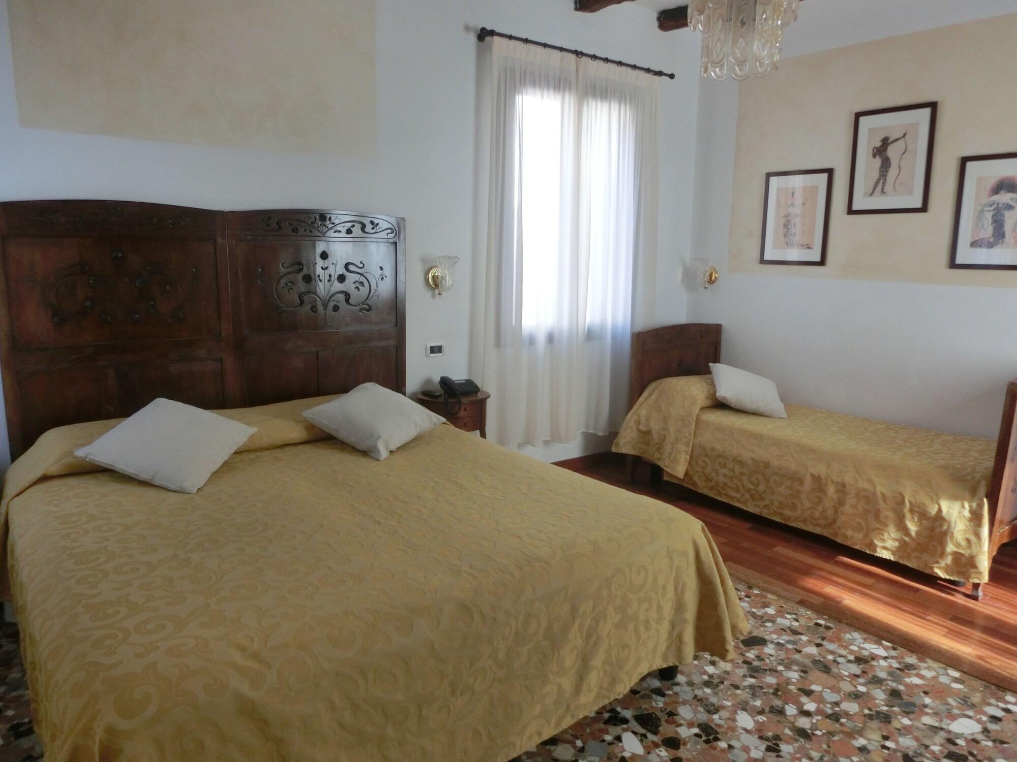 Art Deco Affittacamere 3*