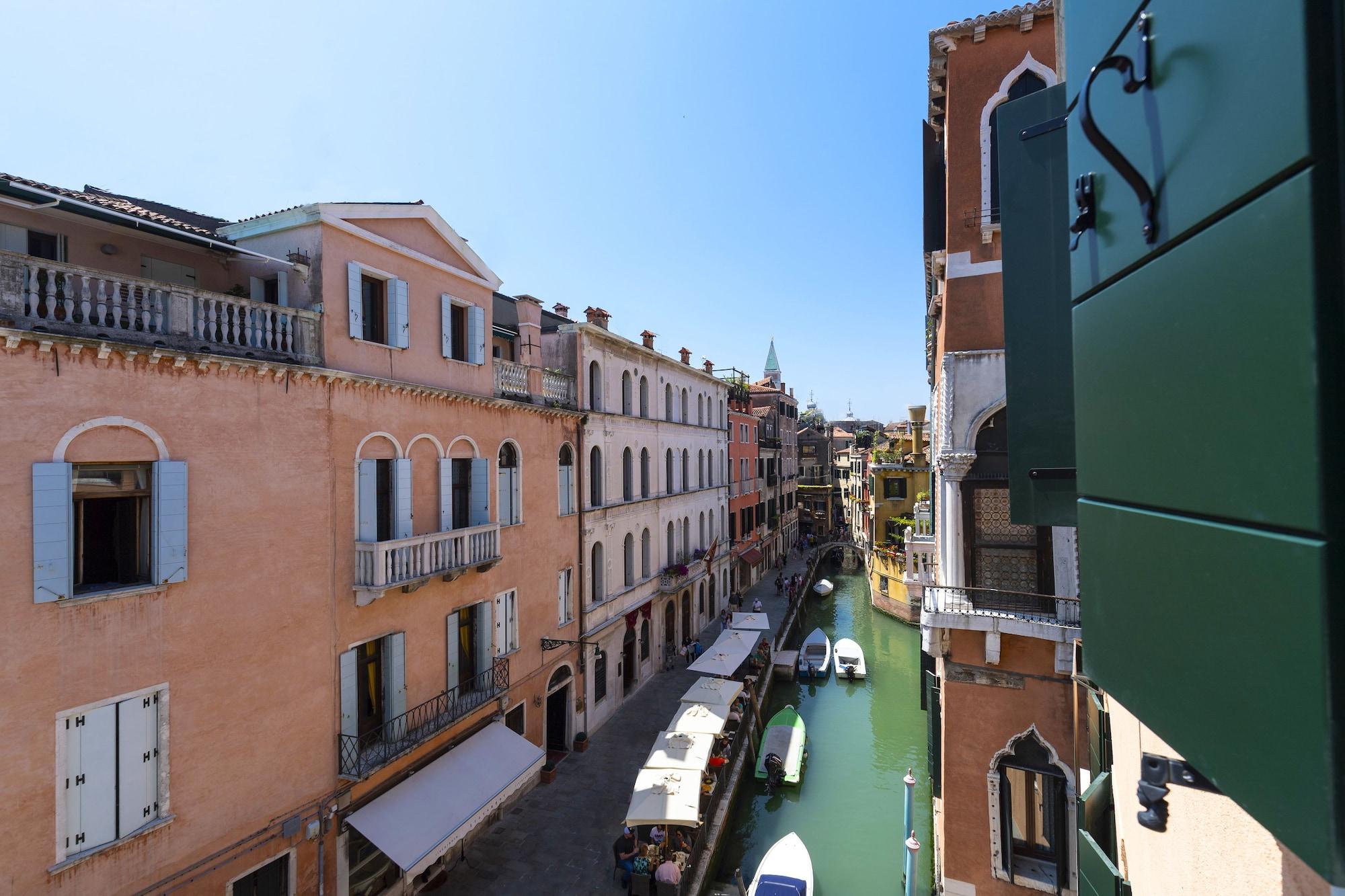 Hotel Palazzo San Lorenzo 4*