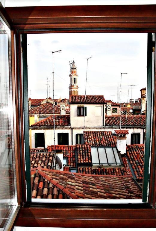 Venice Apartments Apartment