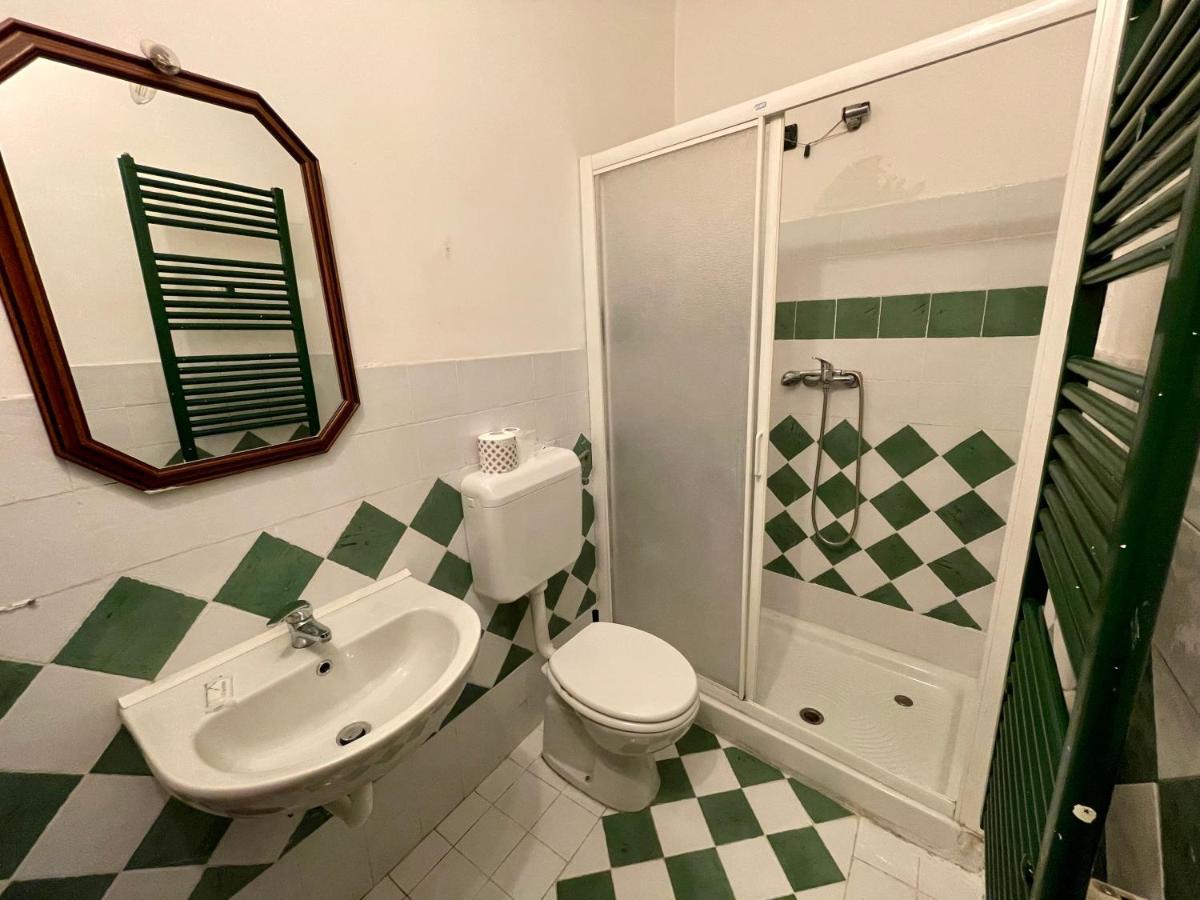 Ai Boteri Hostel *