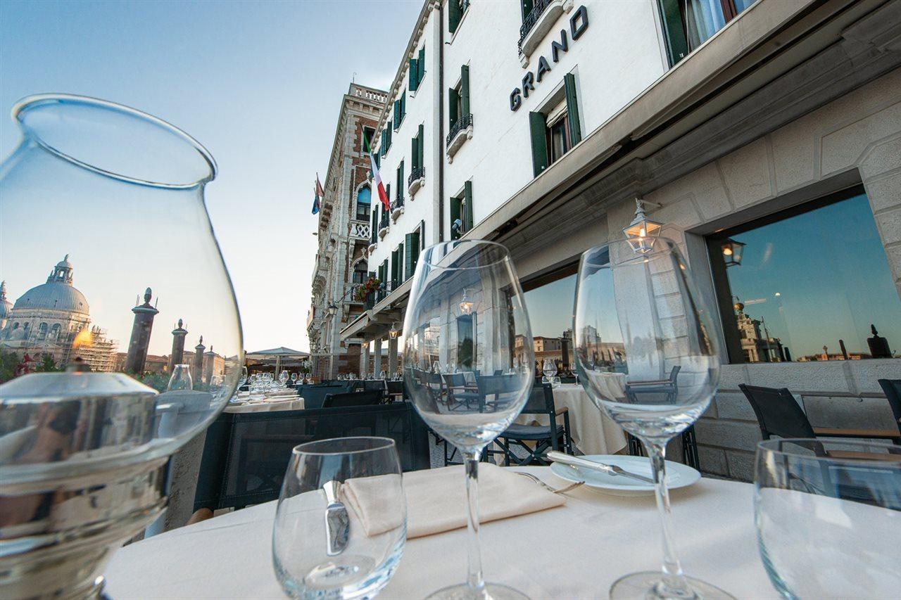 Hotel Monaco & Grand Canal