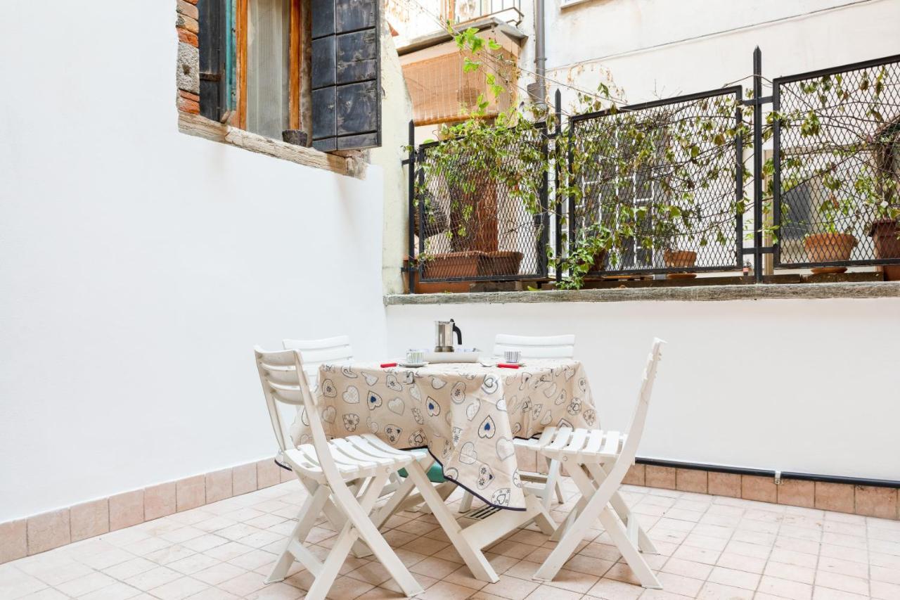 Sant'alvise Romantic Apartment *