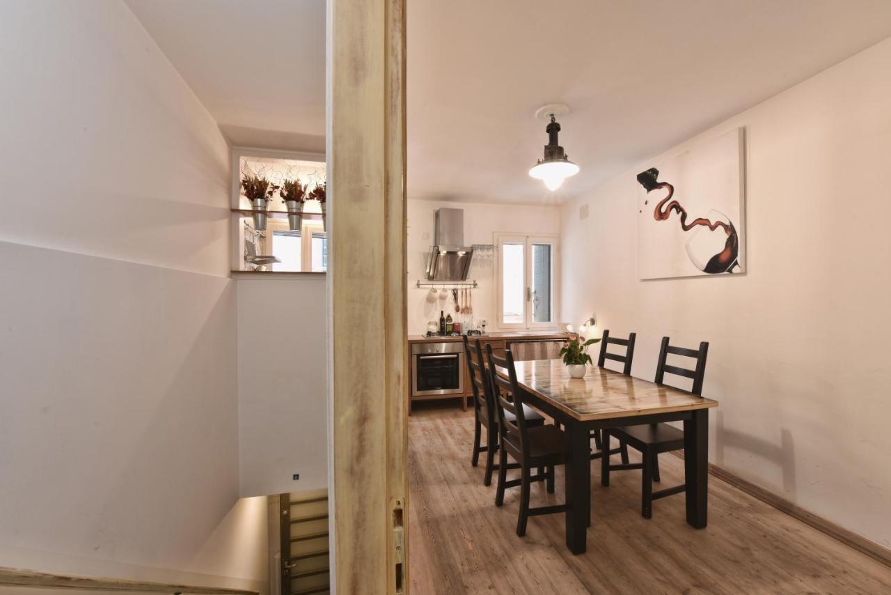 Al Piano - Away From Apartamento *