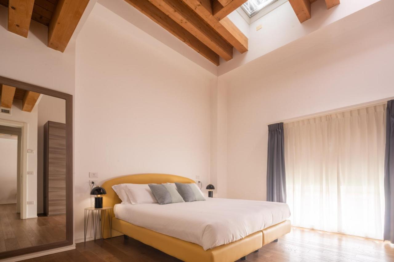 Mazzoni R&r Venice