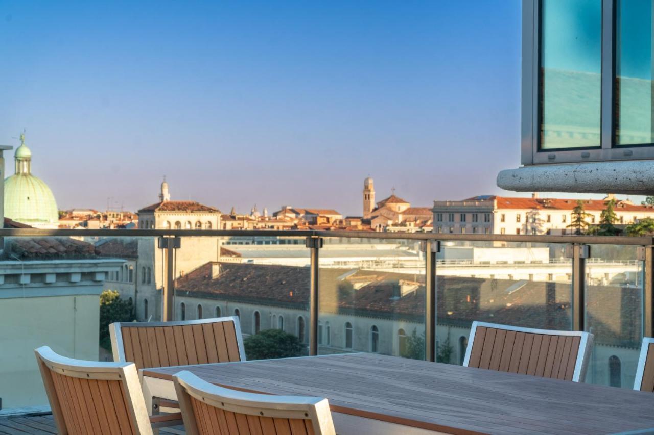 Mazzoni R&r Venice