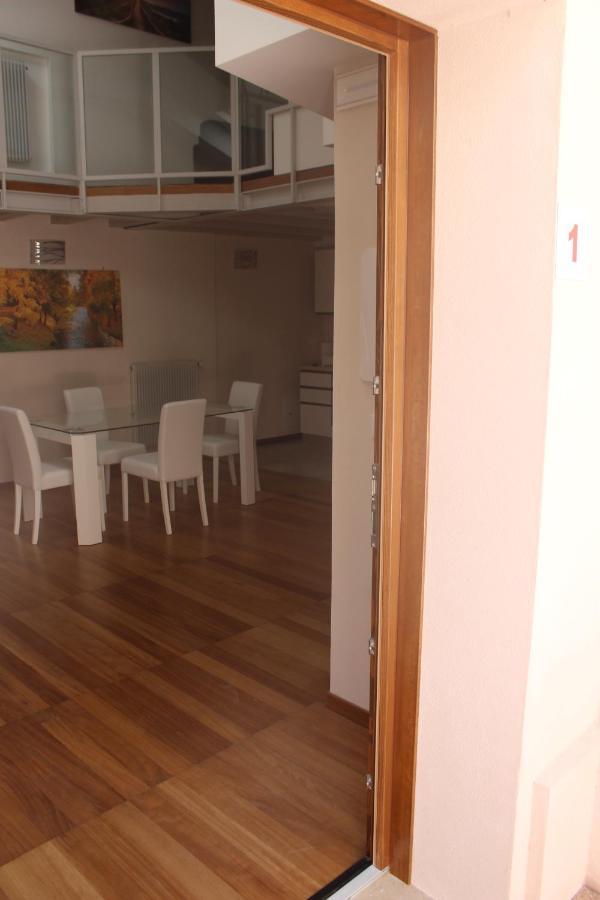 Nic House Apartment *