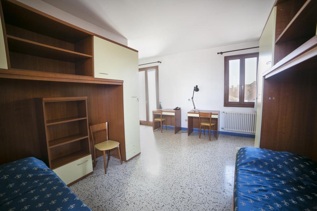 Hostel Hostel Biennale *
