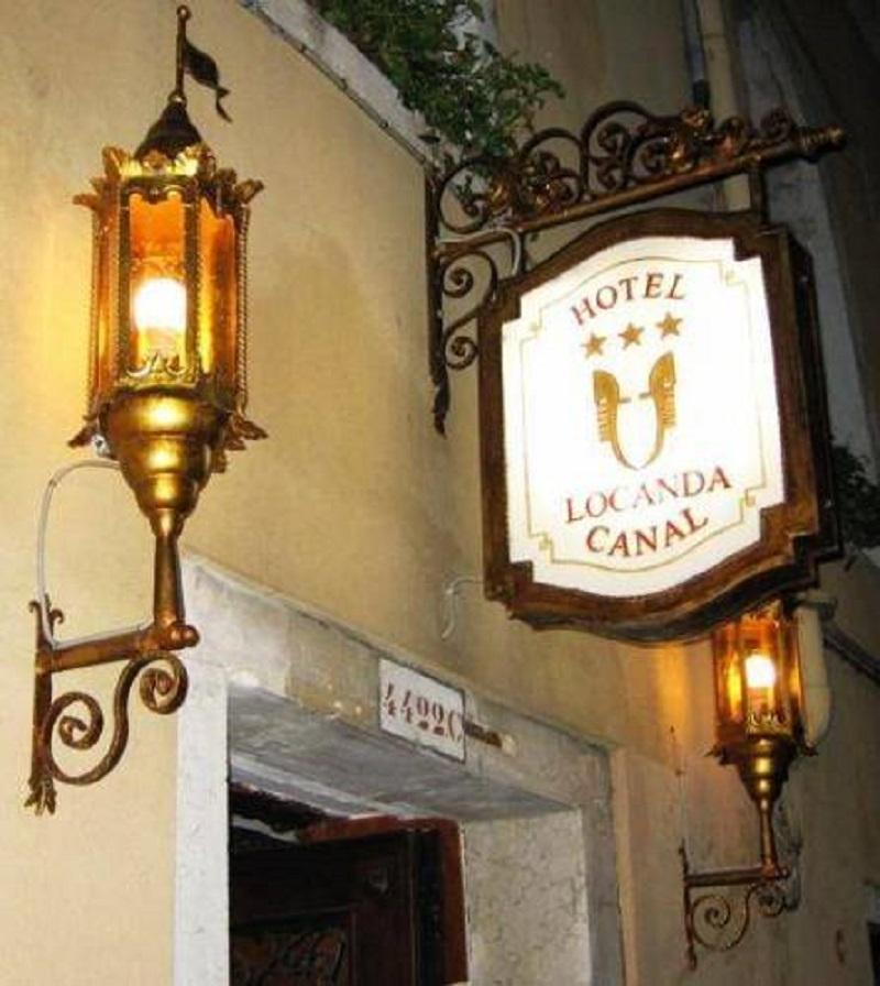 Canal Hotel
