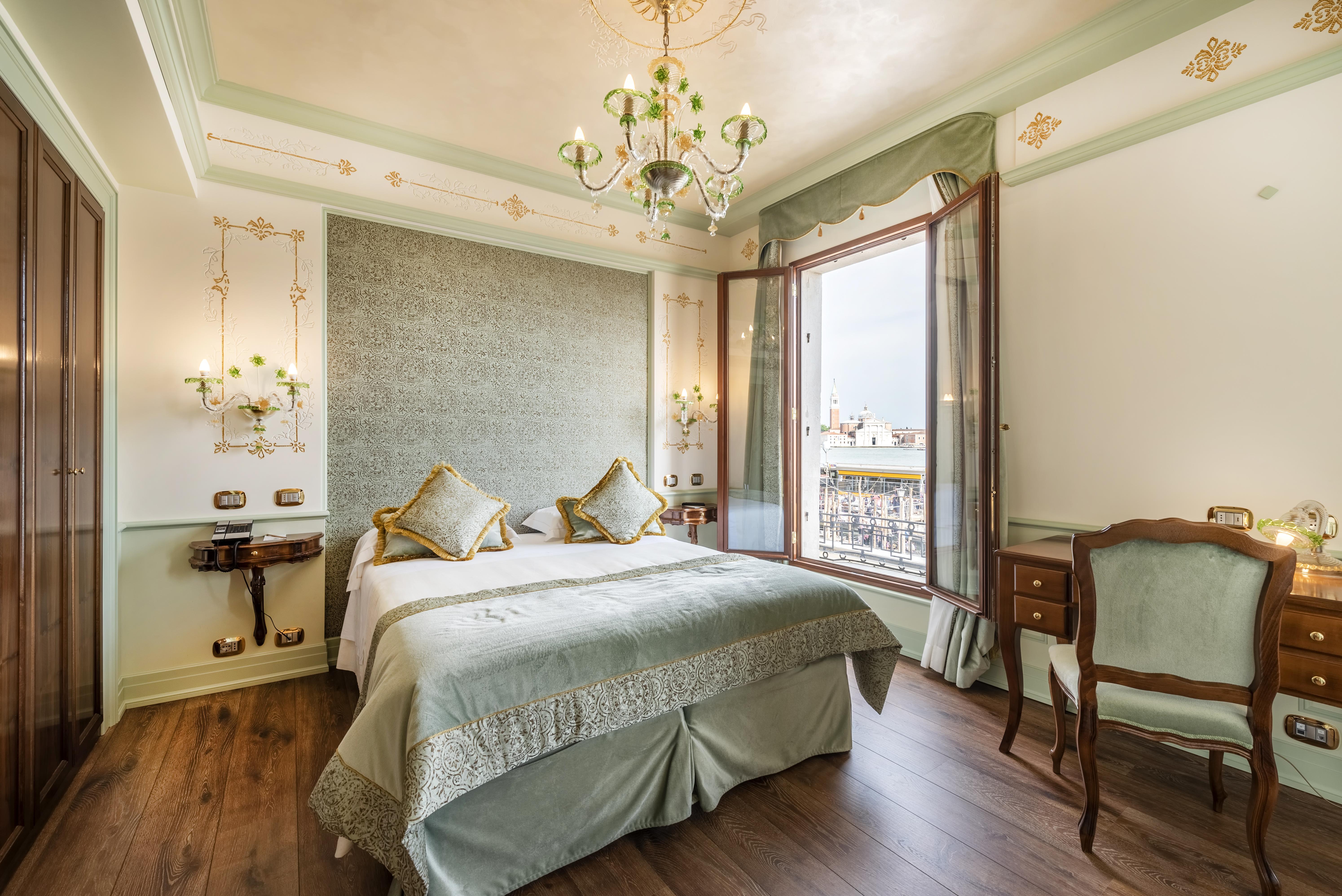 Monaco & Grand Canal Hotel 4*