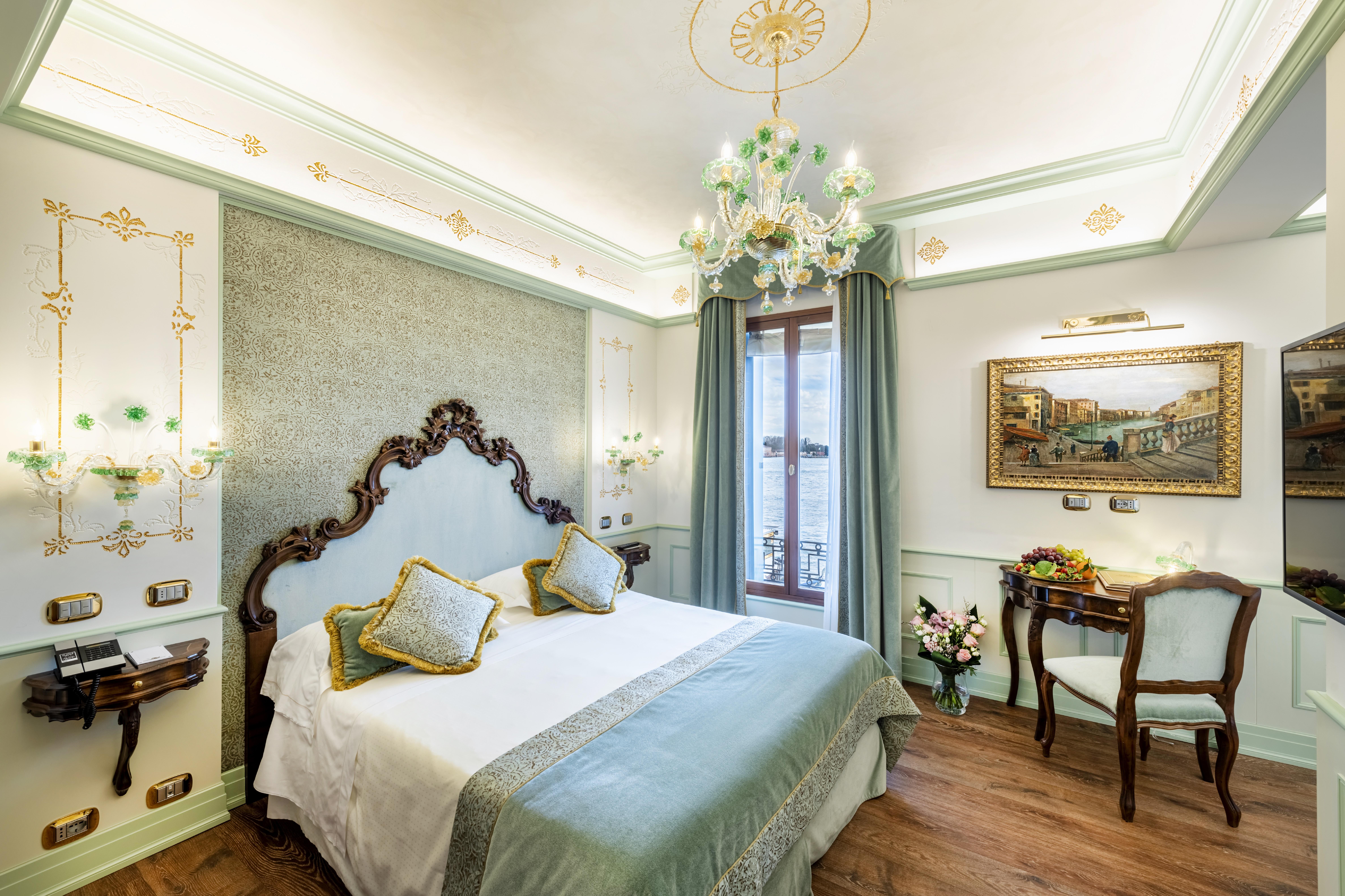 Monaco & Grand Canal Hotel 4*