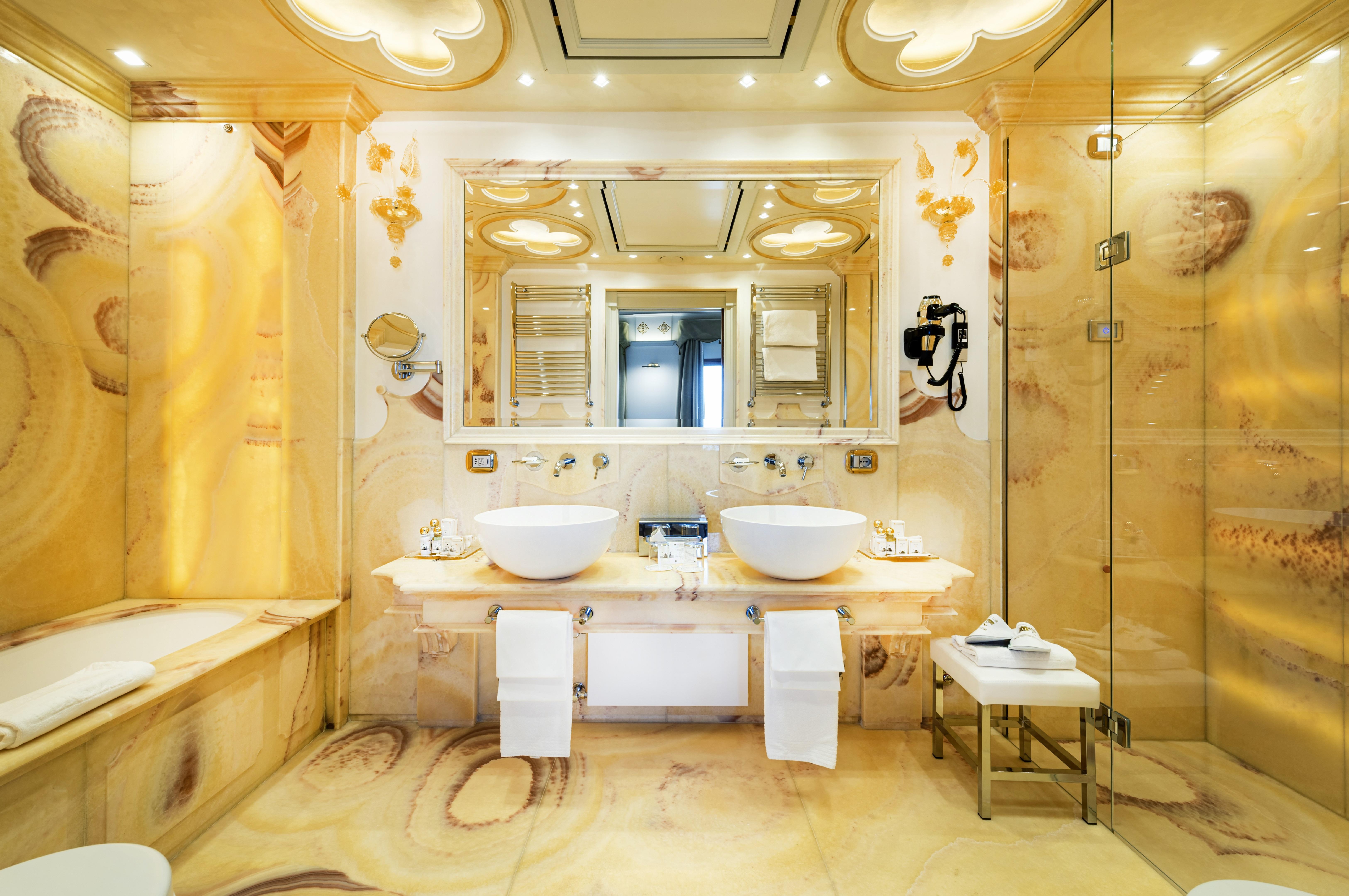 Hotel Monaco & Grand Canal 4*