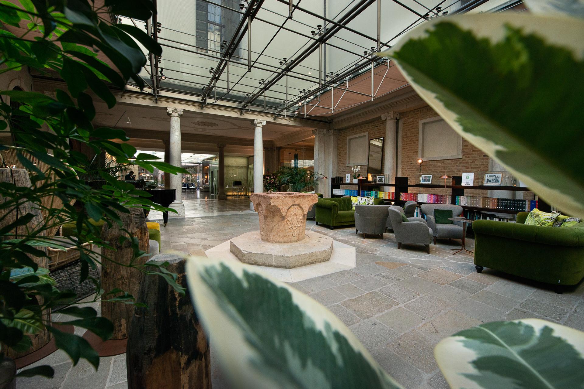 Monaco & Grand Canal Hotel