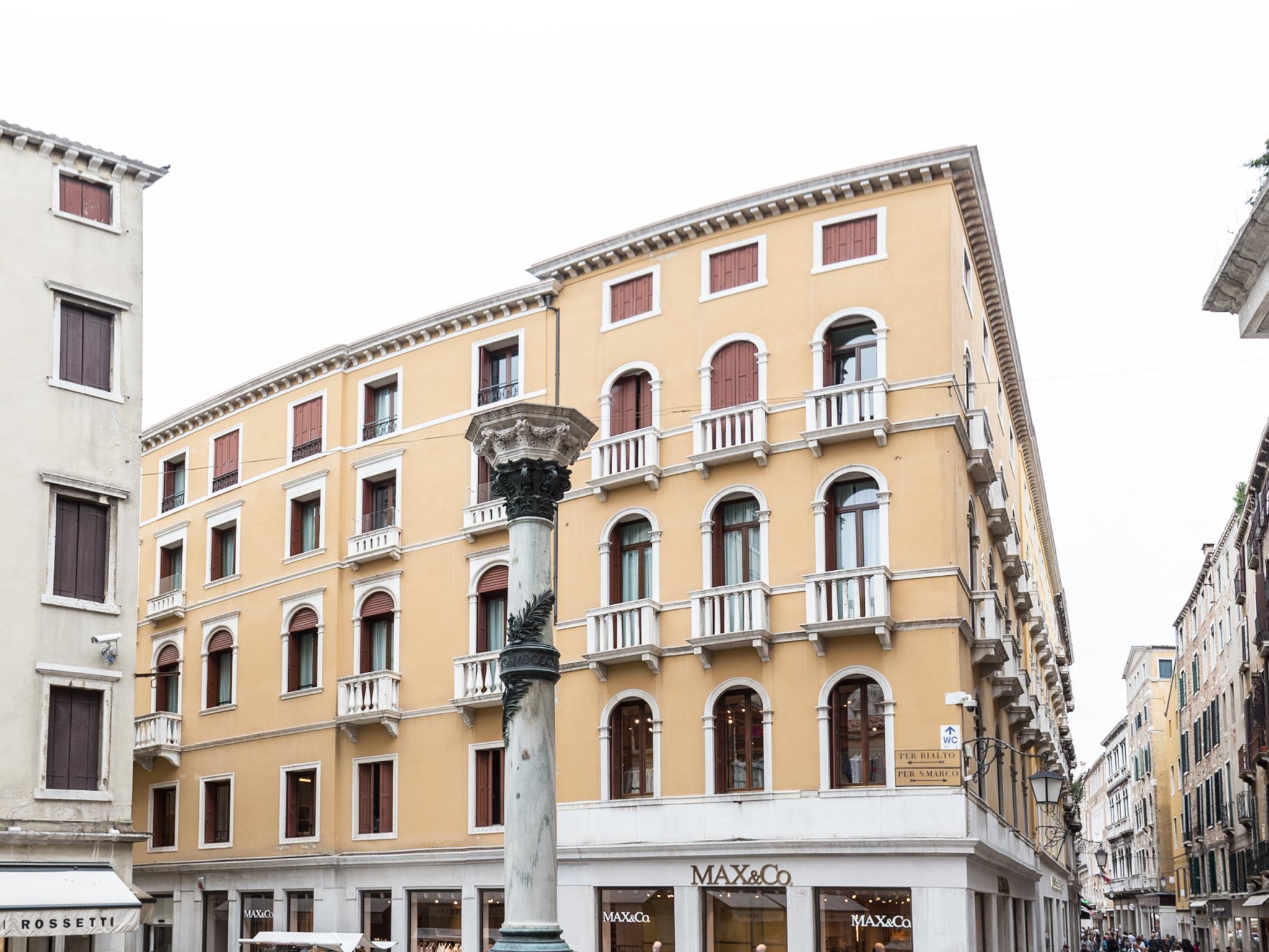 San Teodoro Palace - Luxury Apartments