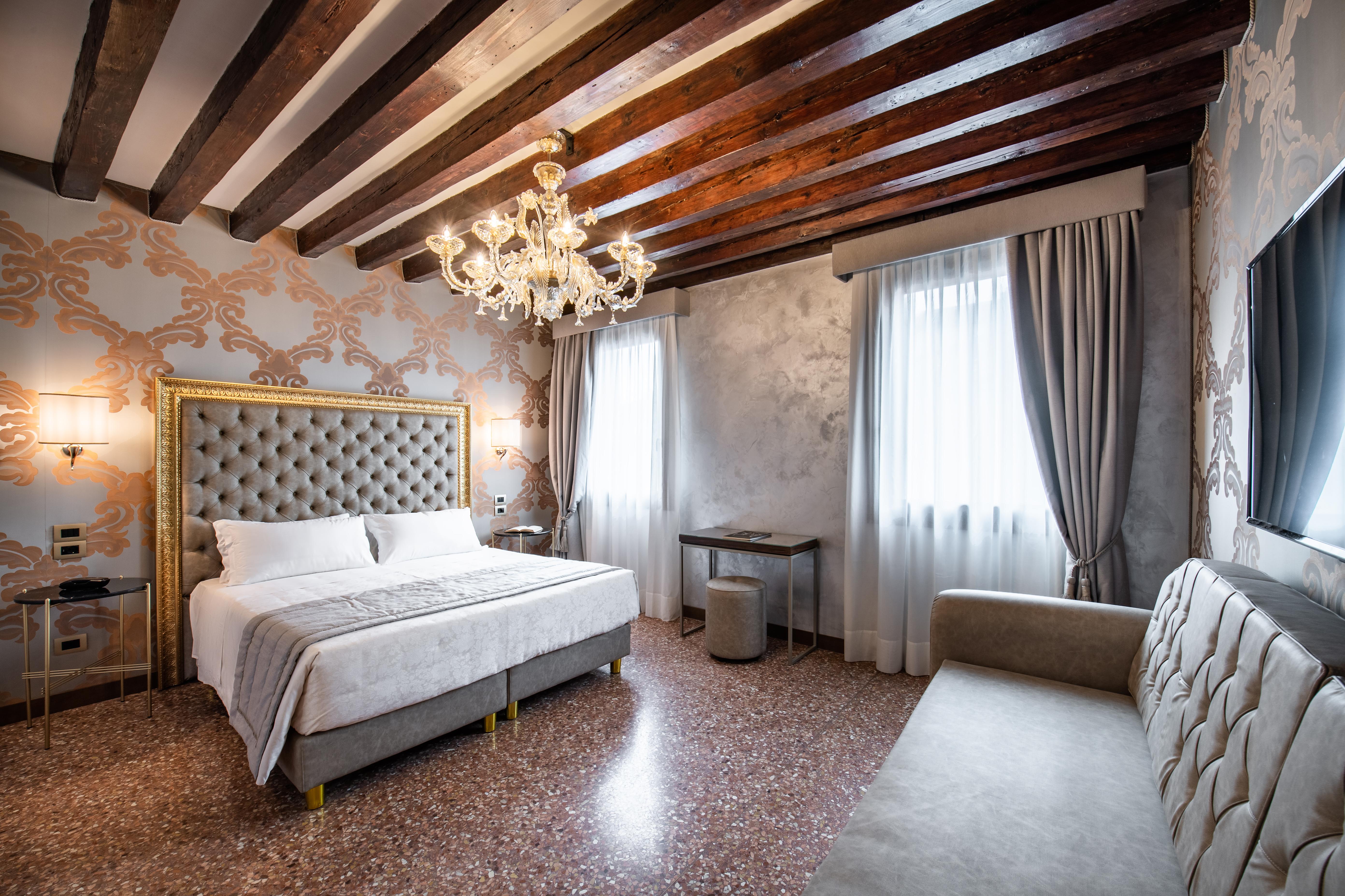 Hotel Palazzo San Lorenzo 4*