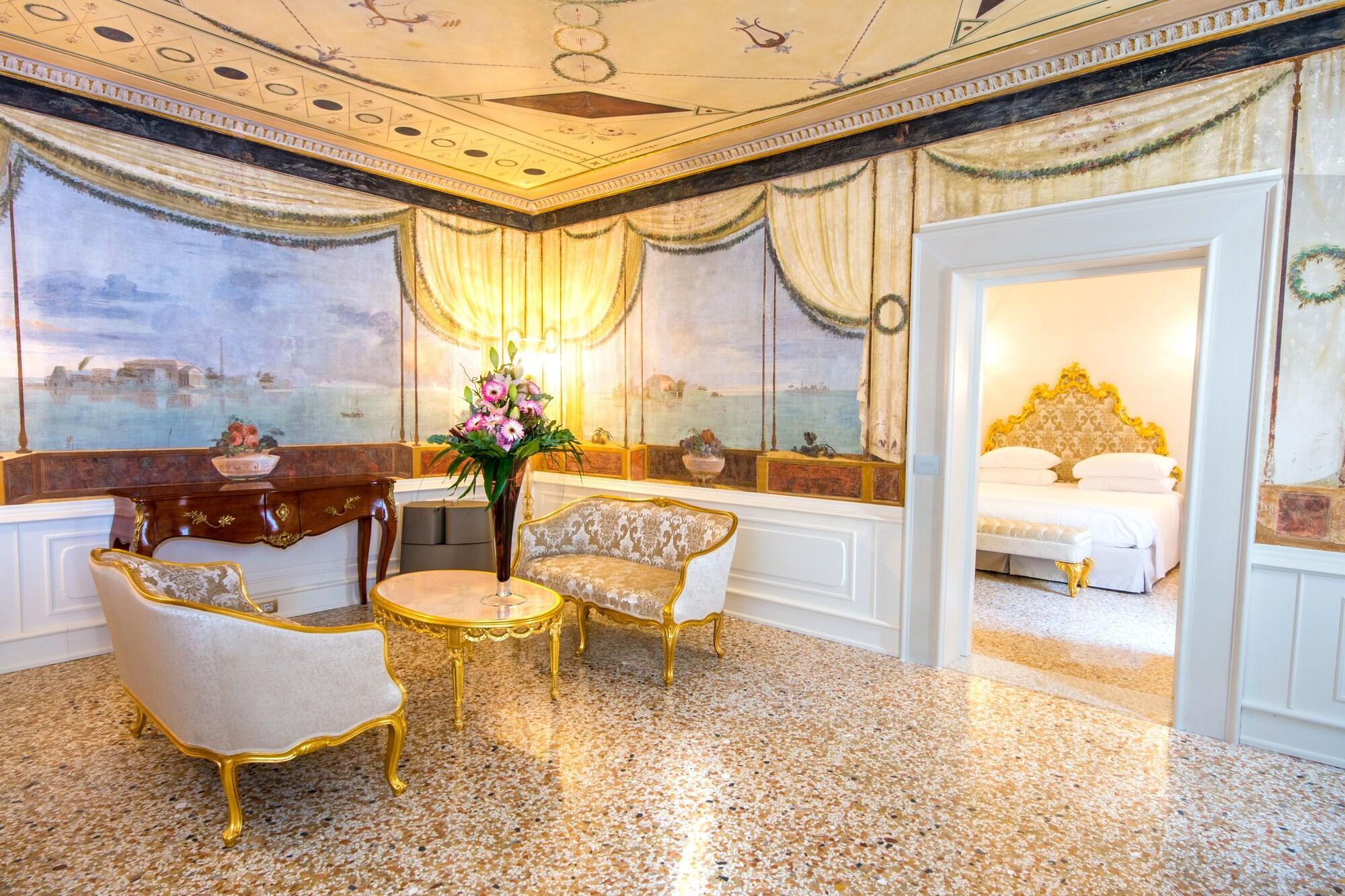 Ca' Bonfadini Historic Experience 5* Veneza