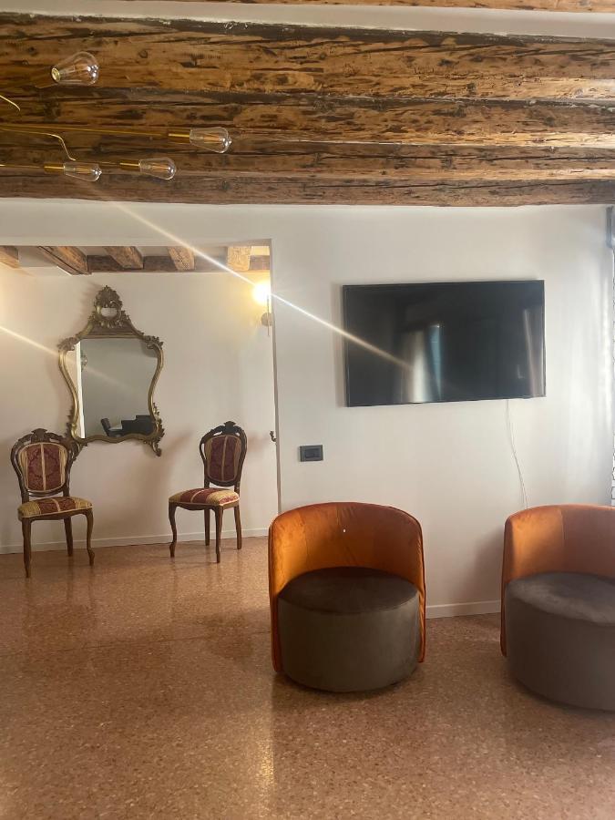 Ca' Ai Sospiri Apartment