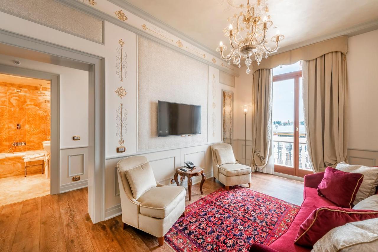 Hotel Monaco & Grand Canal 4*