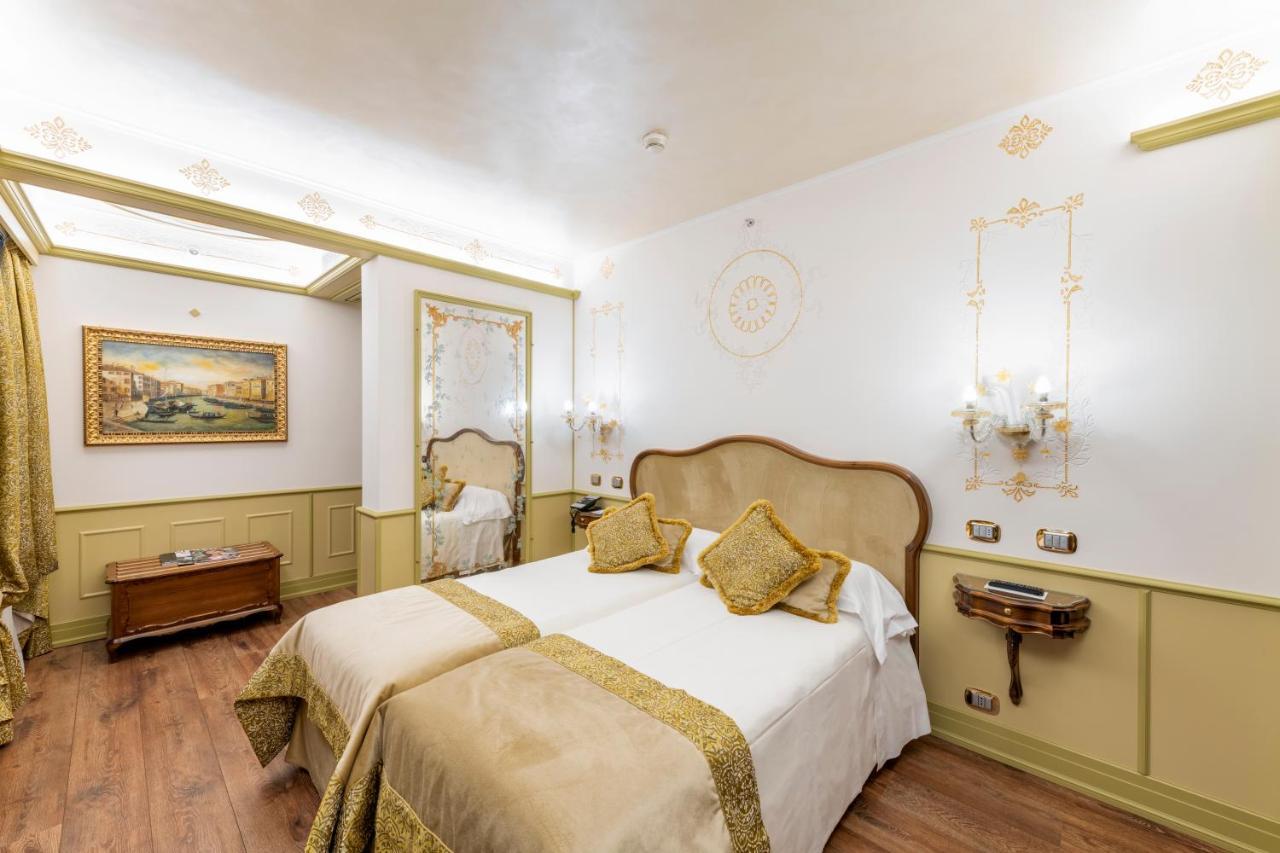 Monaco & Grand Canal Hotel