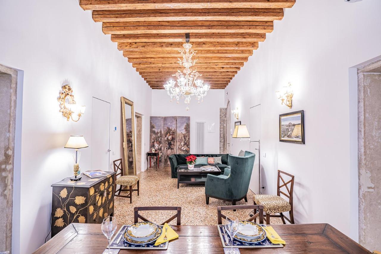 Apartment Ca' San Beneto Completely Refurbished In A Fabulously Area