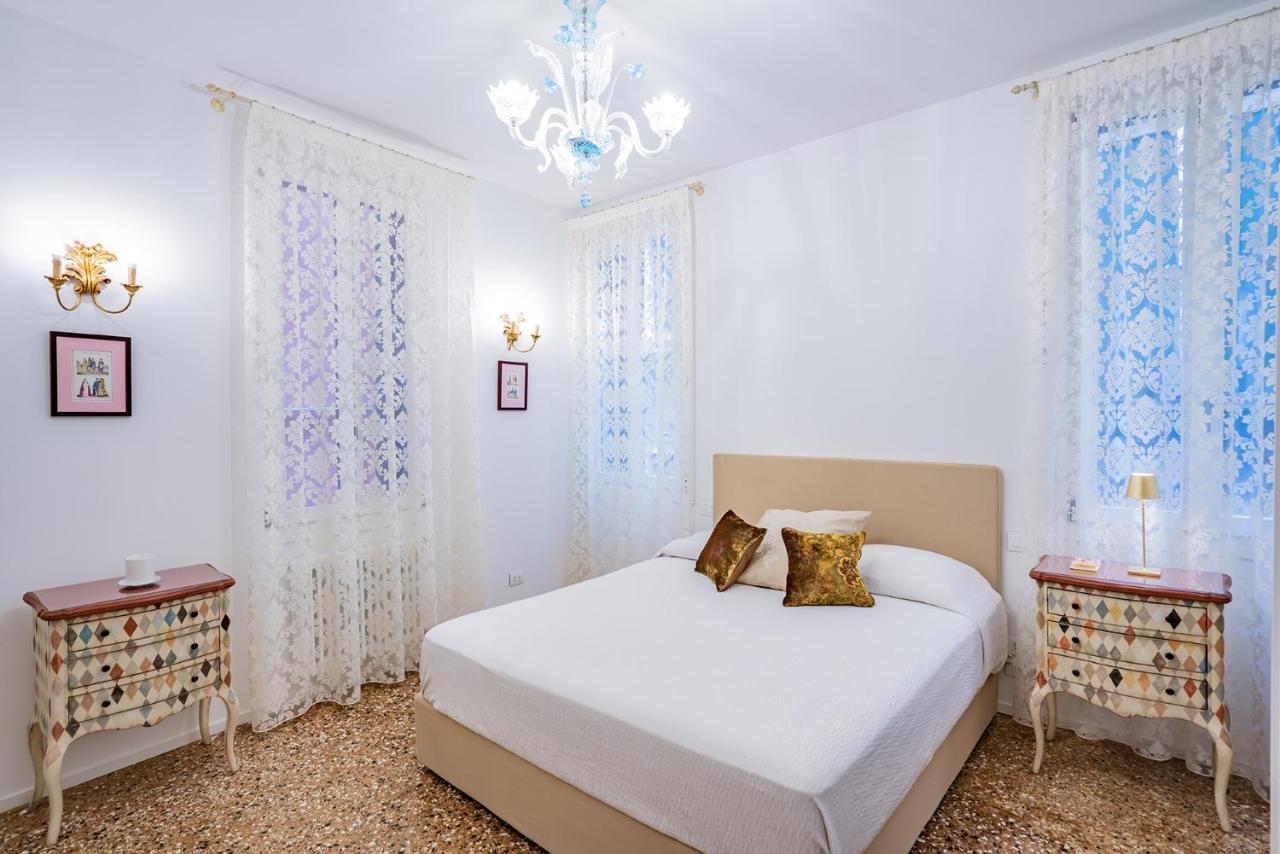 Ca' San Beneto Completely Refurbished In A Fabulously Area *