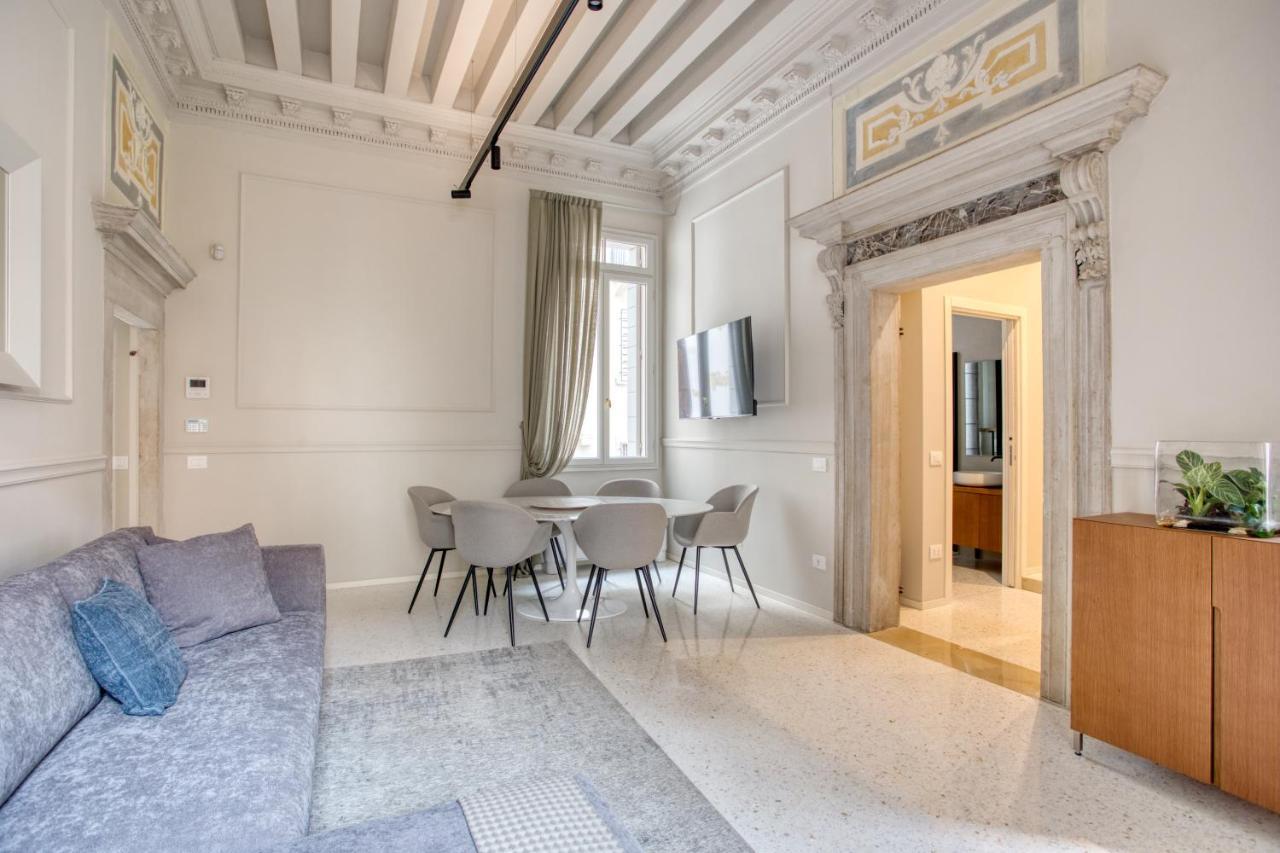 Palazzo Bonvicini 10 Apartment *