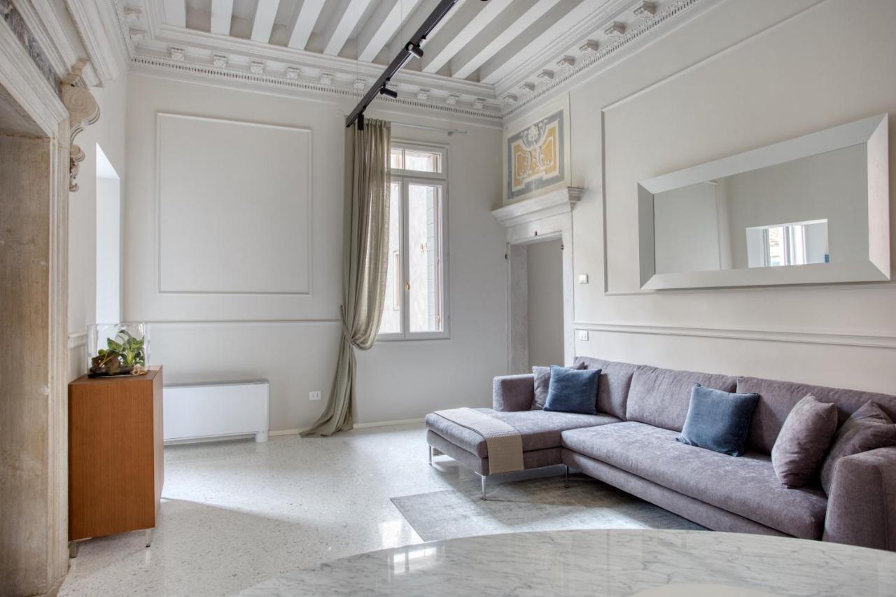 Palazzo Bonvicini 10 Apartment