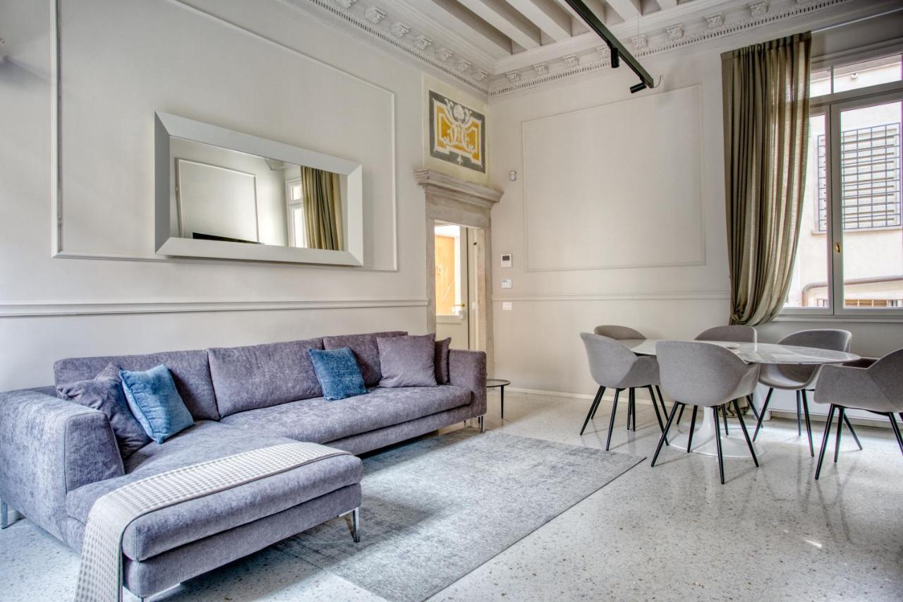 Palazzo Bonvicini 10 Apartment