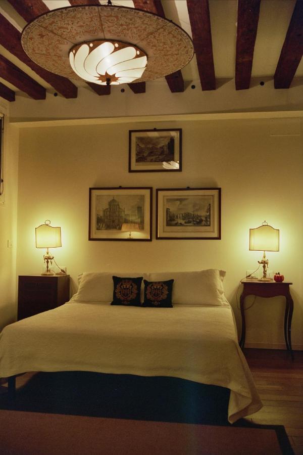 Apartment Al Pozzo Dei Scoacamini, 100 M From San Marco, Ground Floor Venice