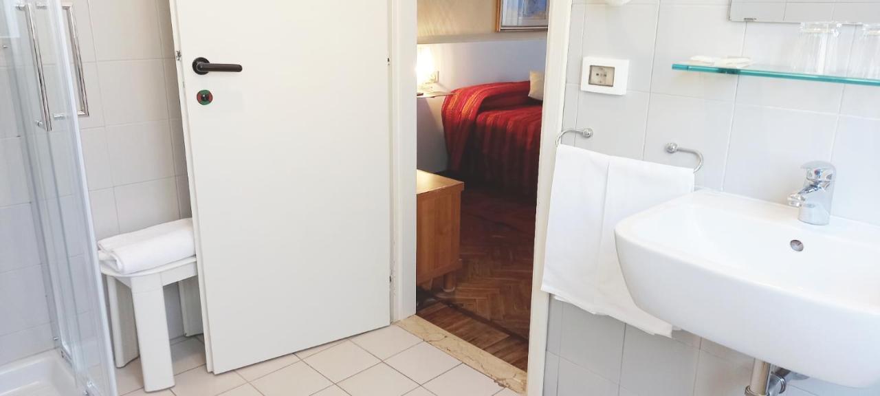 Hotel Santa Lucia *