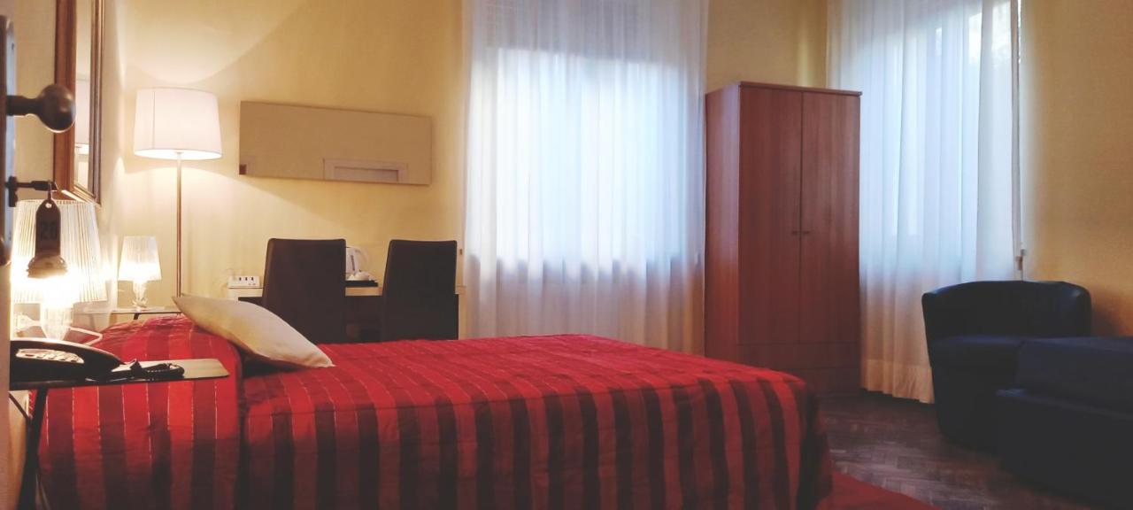 Hotel Santa Lucia *