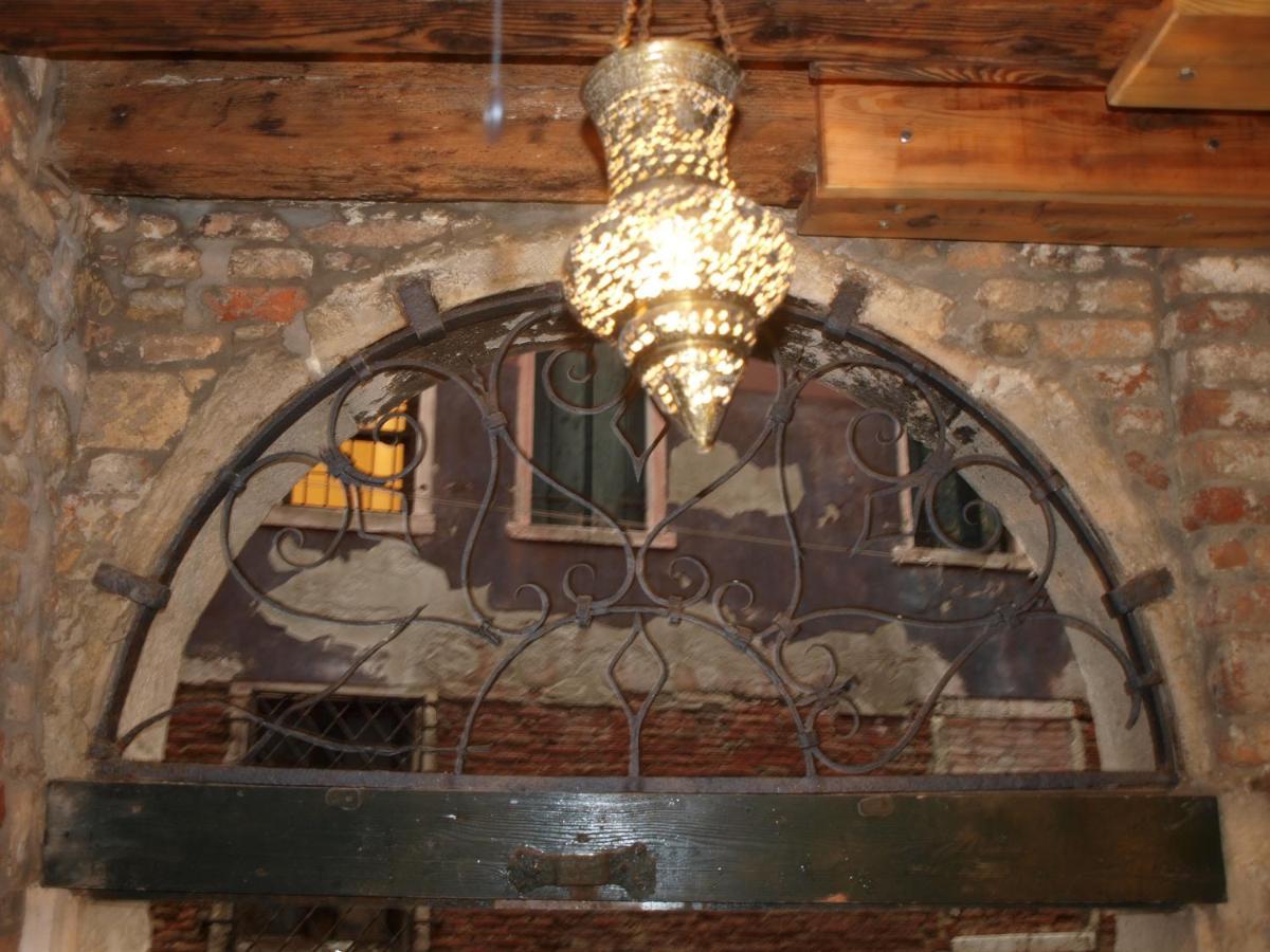 Apartment Al Pozzo Dei Scoacamini, 100 M From San Marco, Ground Floor