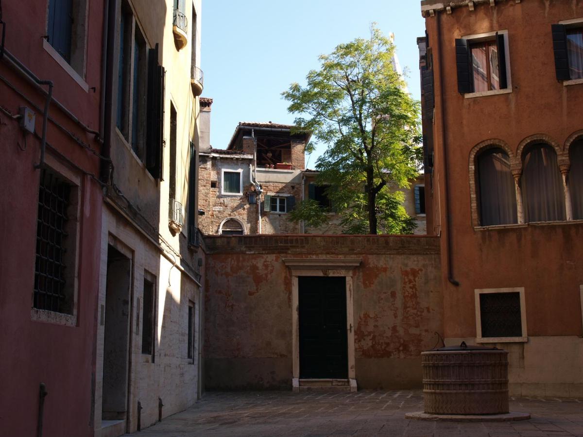Al Pozzo Dei Scoacamini, 100 M From San Marco, Ground Floor Apartment Venice