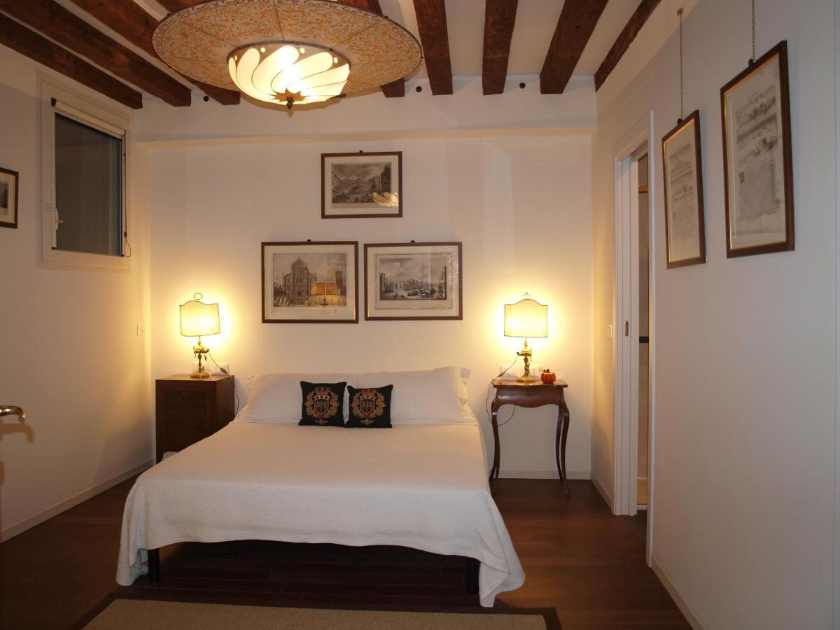 Al Pozzo Dei Scoacamini, 100 M From San Marco, Ground Floor * Venice