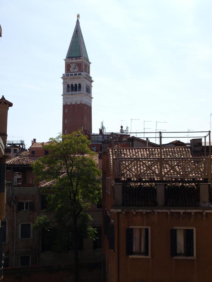 Al Pozzo Dei Scoacamini, 100 M From San Marco, Ground Floor Apartment