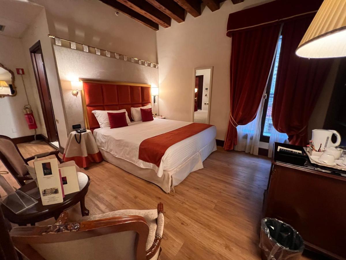Hotel Ruzzini Palace