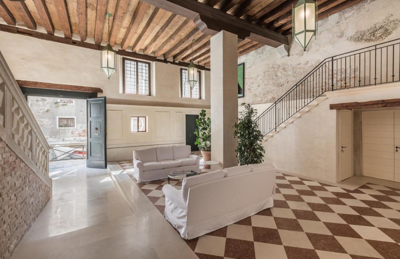 Scaleter - A Fine Luxury In Palazzo With Canal View Venice