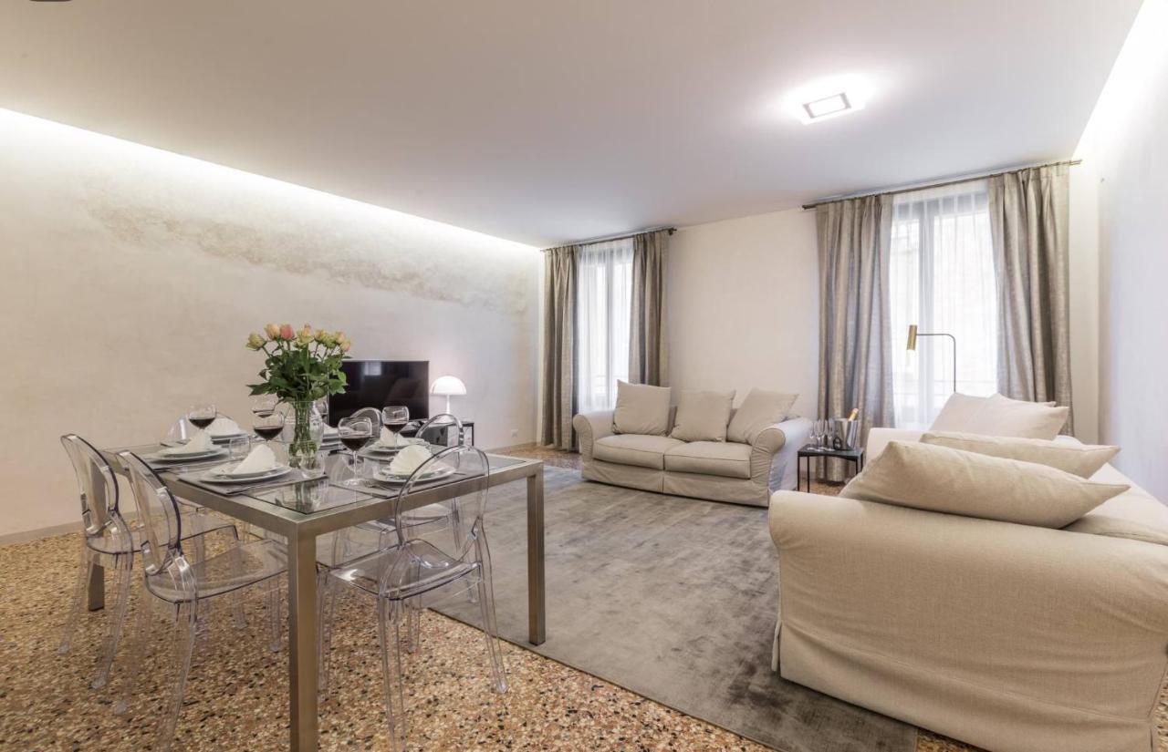 Scaleter - A Fine Luxury In Palazzo With Canal View Apartment