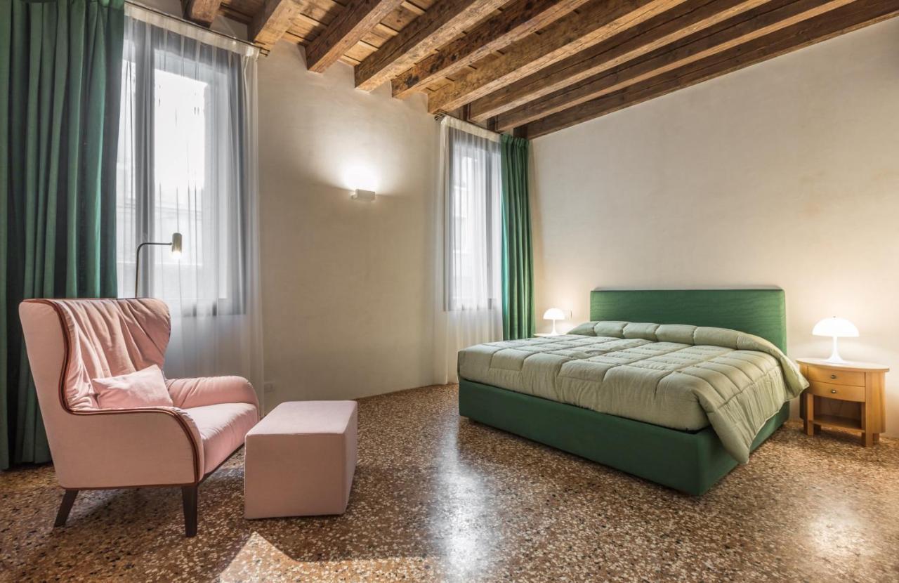 Scaleter - A Fine Luxury In Palazzo With Canal View Apartment Venice